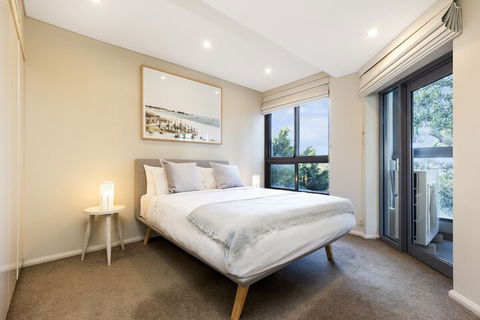 2 Bdrm North Sydney With Harbour Views - Gold Coast 4U 5