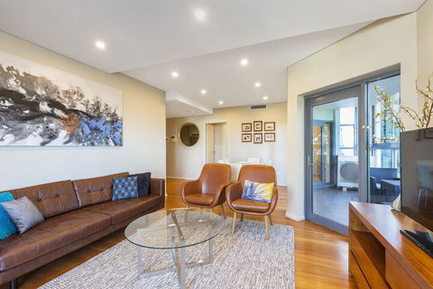 2 Bdrm North Sydney With Harbour Views - Gold Coast 4U 3