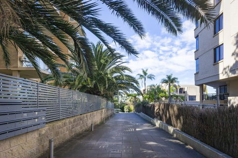 2 Bdrm North Sydney With Harbour Views - Gold Coast 4U 2