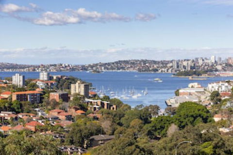 2 Bdrm North Sydney With Harbour Views - Gold Coast 4U 0