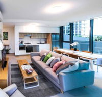 Incredible Riverside Apartment In Brisbane - Gold Coast 4U