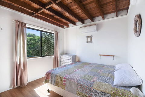 Chalet By The Sea, 10 Pelican Street, Peregian Beach - Accommodation Gold Coast 6