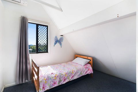 Chalet By The Sea, 10 Pelican Street, Peregian Beach - Accommodation Gold Coast 5