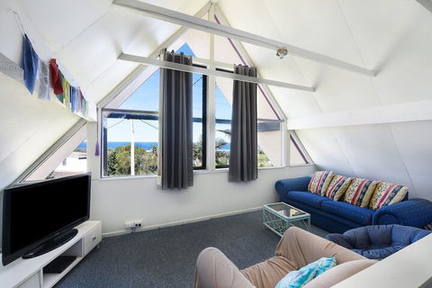 Chalet By The Sea, 10 Pelican Street, Peregian Beach - Accommodation Gold Coast 3