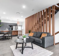 Manhattan Terrace House - Gold Coast 4U