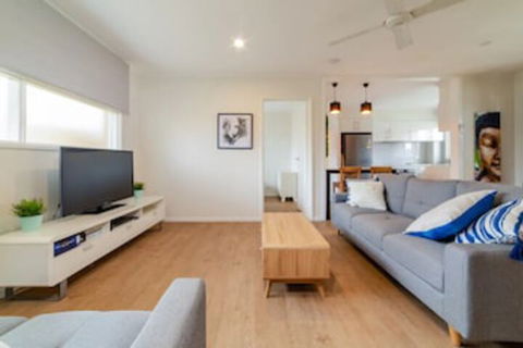 Peaceful 3 Bedroom Apartment In Ascot - Gold Coast 4U 0