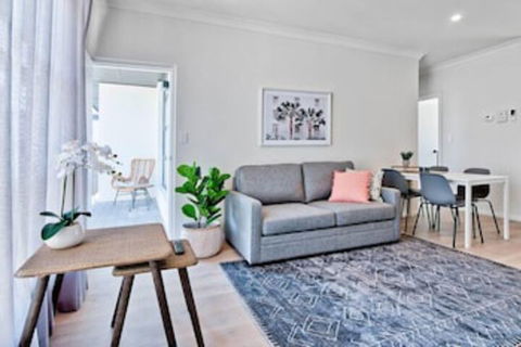 2 Bedroom Apt With Balcony & Air Con In Plympton - Accommodation Gold Coast 0