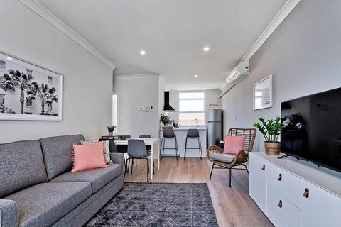 2 Bedroom Apt With Balcony & Air Con In Plympton - Accommodation Gold Coast 7