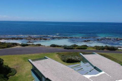 Boathouse Nearly In The Water & Wonderful Views - Accommodation Gold Coast 0