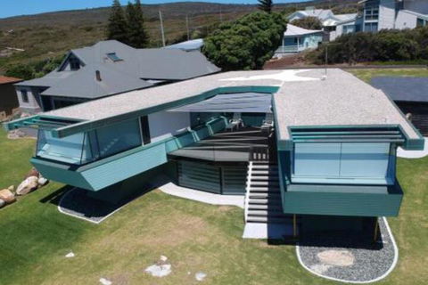 Boathouse Nearly In The Water & Wonderful Views - Accommodation Gold Coast 7