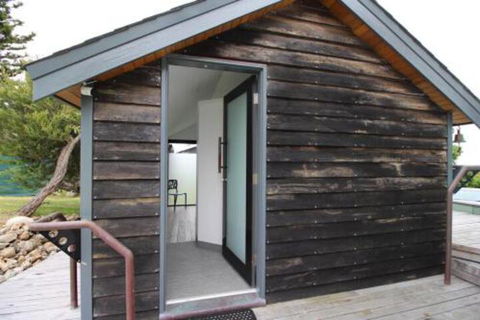 Boathouse Nearly In The Water & Wonderful Views - Accommodation Gold Coast 2