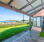 Victor Harbor Beachfront Bliss  WiFi - Gold Coast 4U