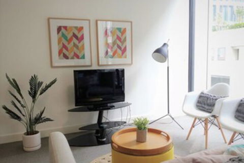 Luxury 1 Bedroom 1 Study With 1 Parking - Gold Coast 4U 0