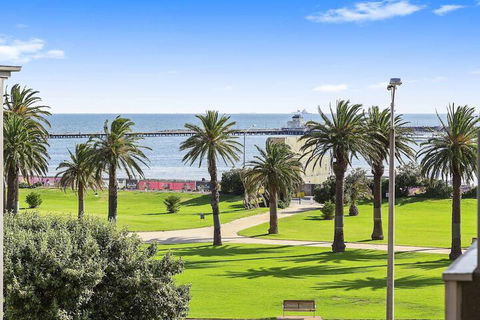 BOUTIQUE STAYS Catani Gardens - Accommodation Gold Coast 1