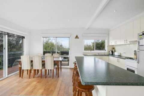 THE BEACH HIVE PET FRIENDLY (OUTSIDE ONLY) INLET SIDE - Accommodation Gold Coast 4
