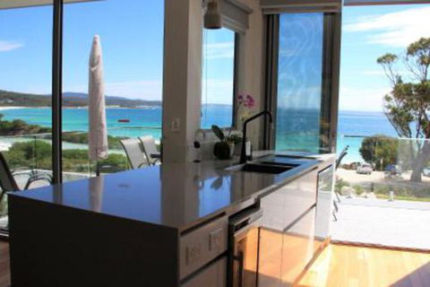 BEACHHOUSE BINALONG Luxury Waterfront Holiday House At Bay Of Fires - Accommodation Gold Coast 4