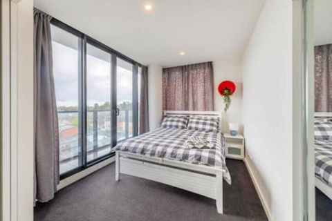 Modern Luxury 3 Bedroom Apartment With Sea Views - Accommodation Gold Coast 3