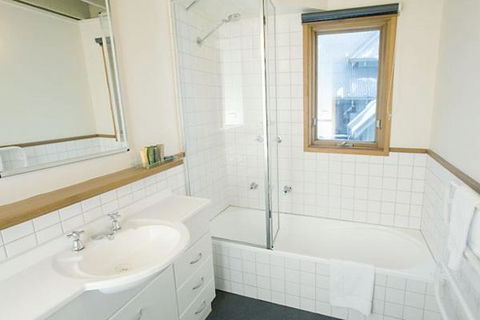 Eagles Nest - Accommodation Gold Coast 5