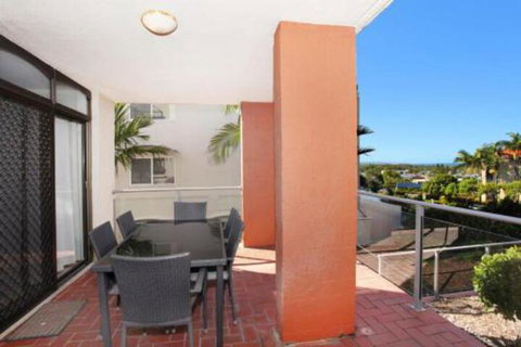 Unit 2 Cooltoro Court 7 Frank Street Coolum Beach 400 BOND LINEN INCLUDED - Accommodation Gold Coast 5