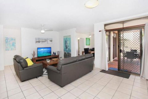 Unit 2 Cooltoro Court 7 Frank Street Coolum Beach 400 BOND LINEN INCLUDED - Accommodation Gold Coast 0