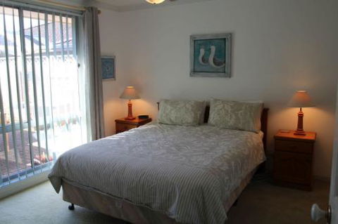 KENTIA - Accommodation Gold Coast 3