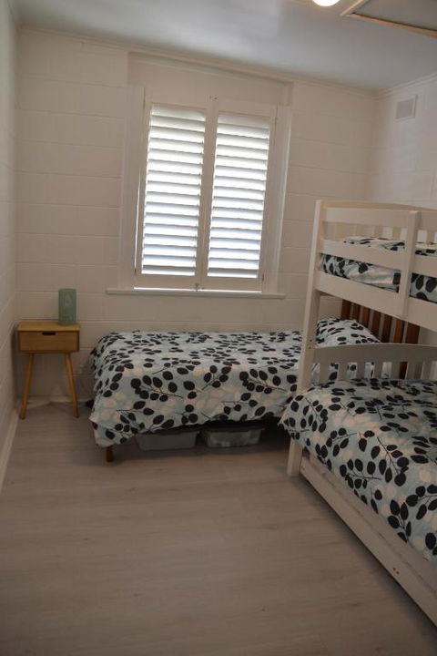 Bay Breeze Cottage - Accommodation Gold Coast 5