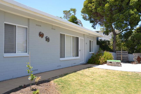 Bay Breeze Cottage - Accommodation Gold Coast 3