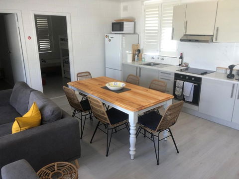 Bay Breeze Cottage - Accommodation Gold Coast 4