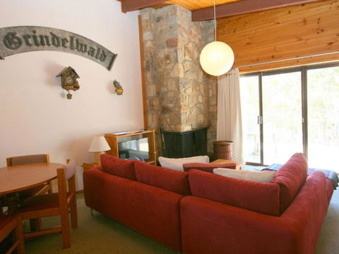 Grindelwald 1 / 39 Townsend Street - Gold Coast 4U 6
