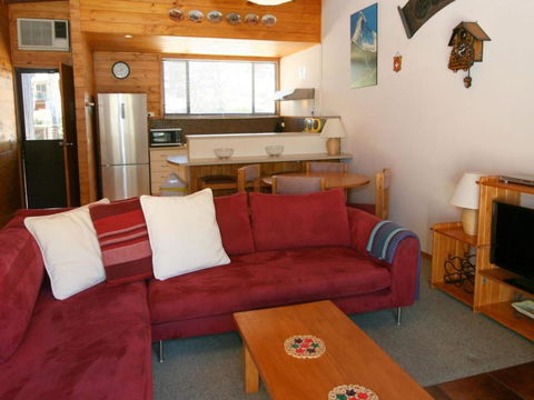 Grindelwald 1 / 39 Townsend Street - Gold Coast 4U 5