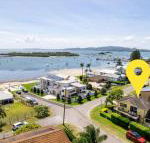 Sunset Place 1 / 29 Sunset Boulevard gorgeous townhouse so close to the water - Accommodation Gold Coast