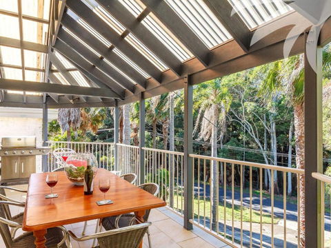 Picturesque Lizzie Palms 1 - Accommodation Gold Coast 6