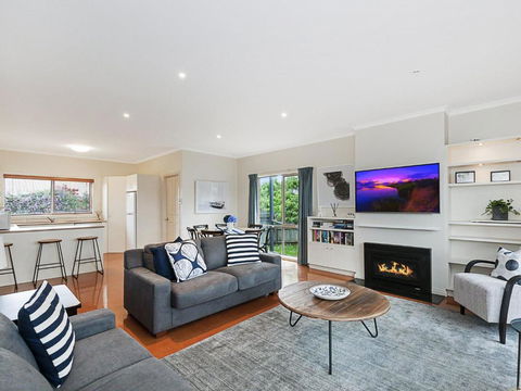 GUILDFORD COTTAGE - Gold Coast 4U 2