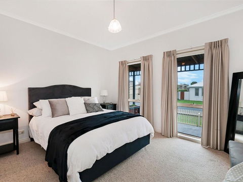 GUILDFORD COTTAGE - Gold Coast 4U 5