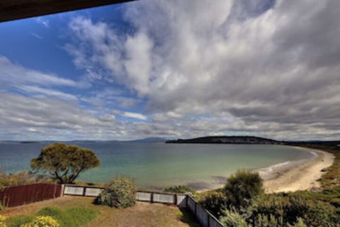 Stones Throw - Accommodation Gold Coast 0