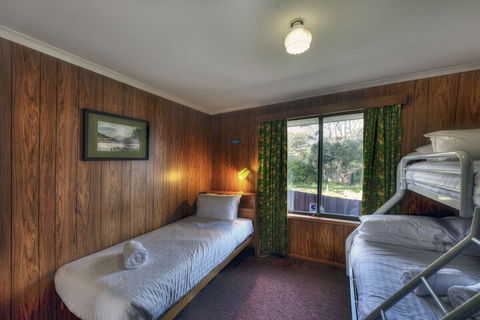 Stones Throw - Accommodation Gold Coast 7