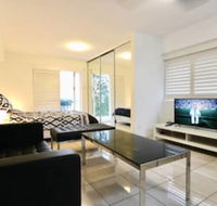 Modern Studio Apartment With Pool  Amazing Views - Gold Coast 4U
