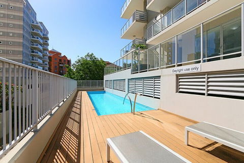 Stunning Two-storey Apartment In Perth's CBD - Gold Coast 4U 6