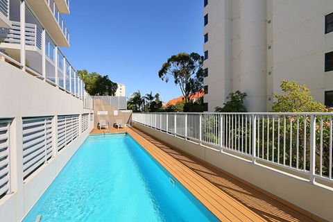 Stunning Two-storey Apartment In Perth's CBD - Gold Coast 4U 5