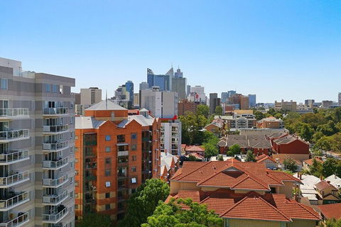 Stunning Two-storey Apartment In Perth's CBD - Gold Coast 4U 2