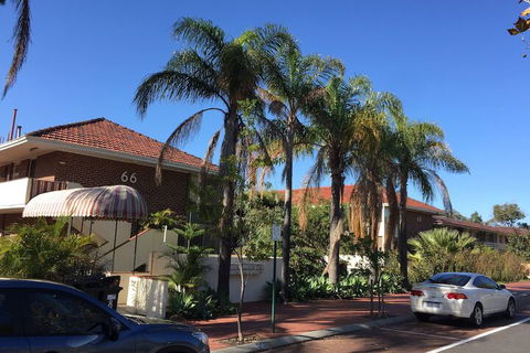 B6 Cafes & Restaurants Close To UWA - Accommodation Gold Coast 5