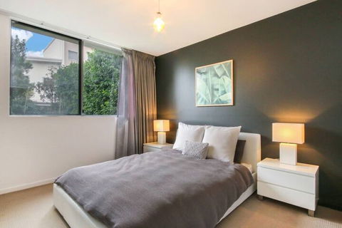 Spacious 2 Bedroom Apartment In Ascot With Large Private Garden - Accommodation Gold Coast 4