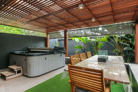 Spacious 2 Bedroom Apartment In Ascot With Large Private Garden - Accommodation Gold Coast 7