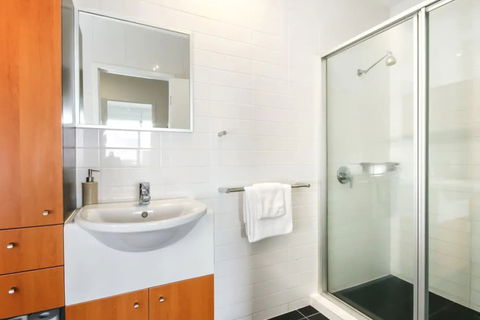Large 3 Bedroom Apartment With River Views Near The Stadium - Gold Coast 4U 7