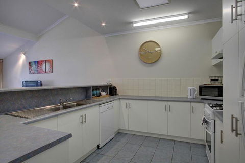 Port Lincoln Foreshore Apartments - Accommodation Gold Coast 6
