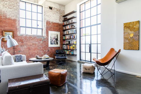 Stylish Warehouse Conversion In Heart Of Fitzroy - Accommodation Gold Coast 3