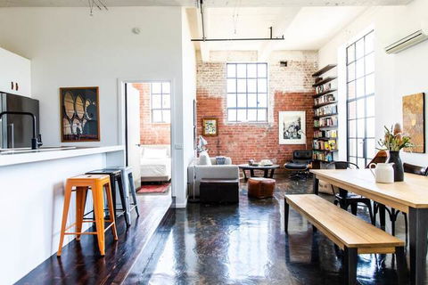 Stylish Warehouse Conversion In Heart Of Fitzroy - Accommodation Gold Coast 1