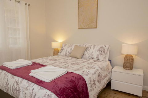 Rose Cottage Charming Double Brick Near Cook Park & CBD - Gold Coast 4U 7