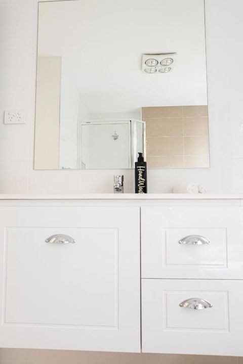 Rose Cottage Charming Double Brick Near Cook Park & CBD - Gold Coast 4U 3