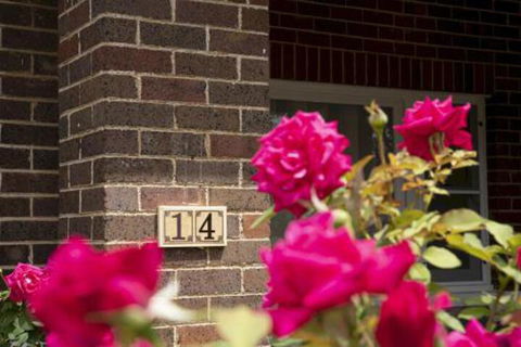 Rose Cottage Charming Double Brick Near Cook Park & CBD - Gold Coast 4U 0